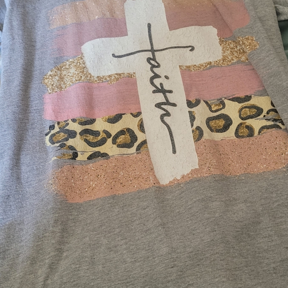 Gray Faith Graphic Woman Shirt
